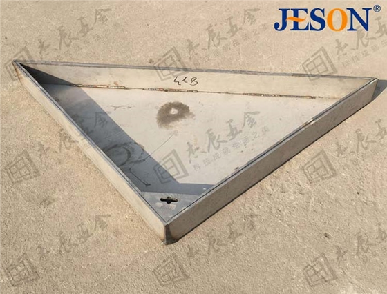 不锈钢三角形井盖04
