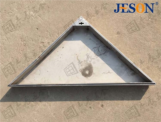 不锈钢三角形井盖03